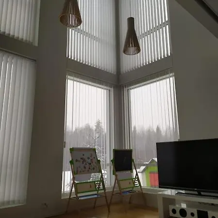 Rauhallisella Paikalla Upea Iso Omakotitalo. Huoneisto *