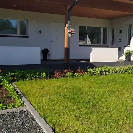 Huoneisto Rauhallisella Paikalla Upea Iso Omakotitalo.