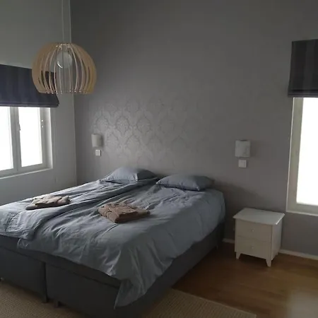 Rauhallisella Paikalla Upea Iso Omakotitalo. Huoneisto Kajaani